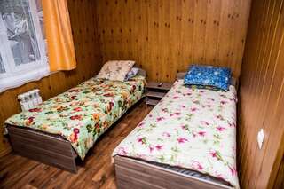 Гостевой дом Вишневая 28а Архипо-Осиповка Бюджетный двухместный номер с 2 отдельными кроватями-5